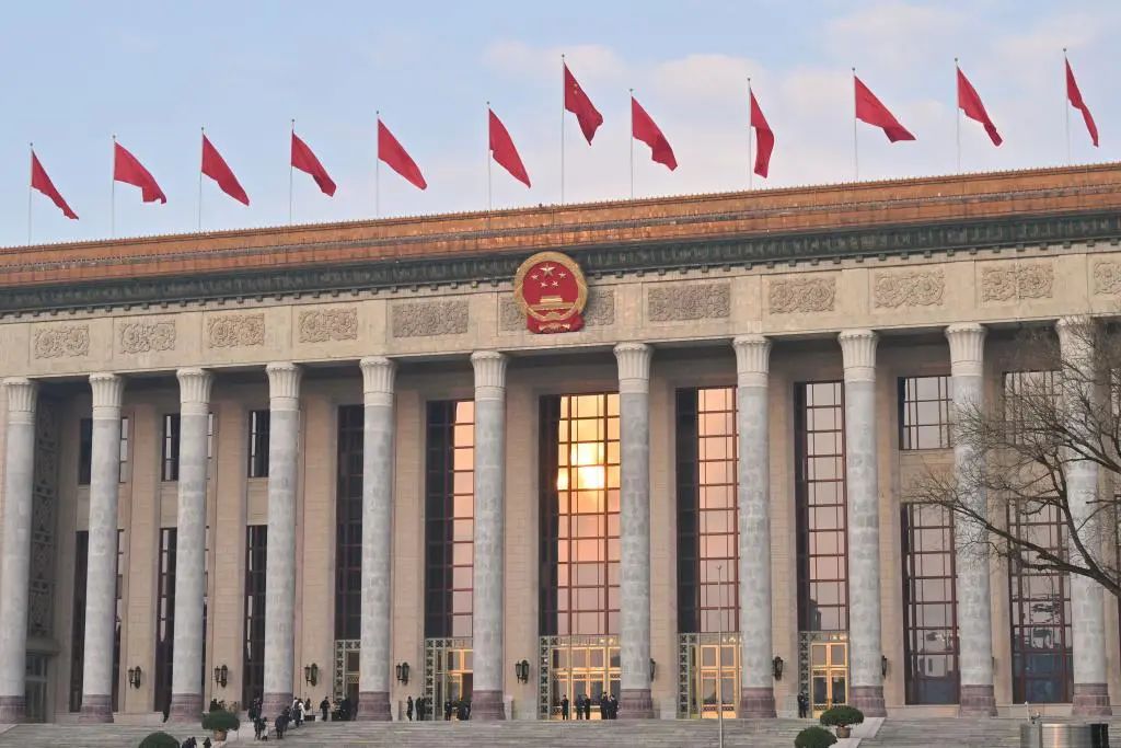 李強提到：新型儲能、“沙戈荒”、海上風電